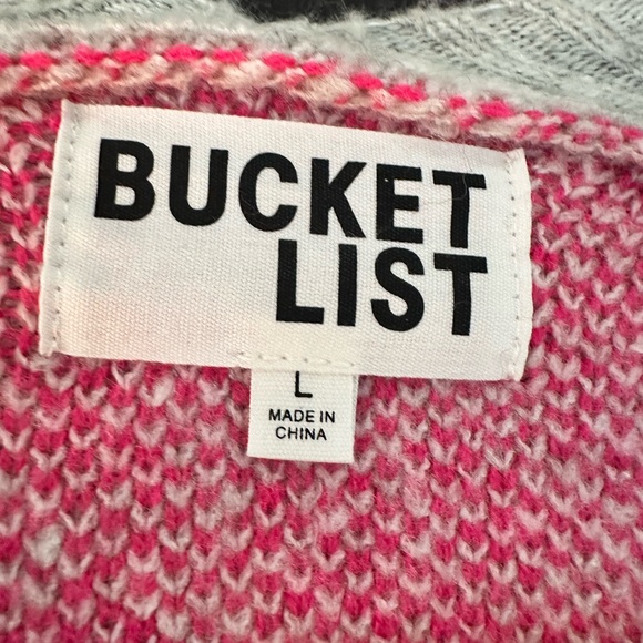 Cozy Oversized Ash Gray and Pink Bow Sweater - Picture 6 of 6